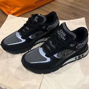Louis Vuitton Mens Runaway Sneaker